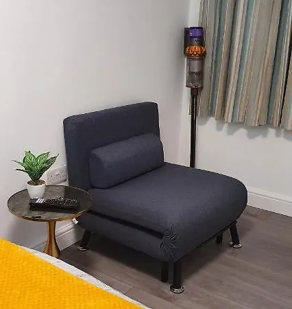 New Cozy Studio Apt. House With Parking. Entire Space Erith Exterior photo