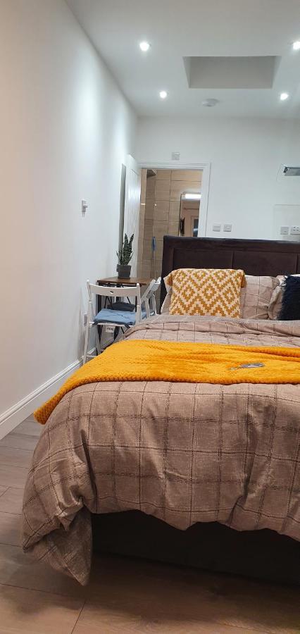 New Cozy Apt. House With Parking. Entire Space Apartment