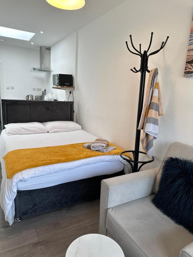 New Cozy Apt. House With Parking. Entire Space Apartment *
